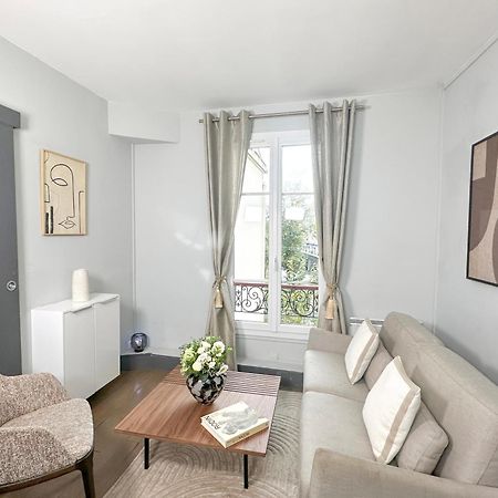 Stunning Apartment Near Eiffel Tower Paris Exteriör bild