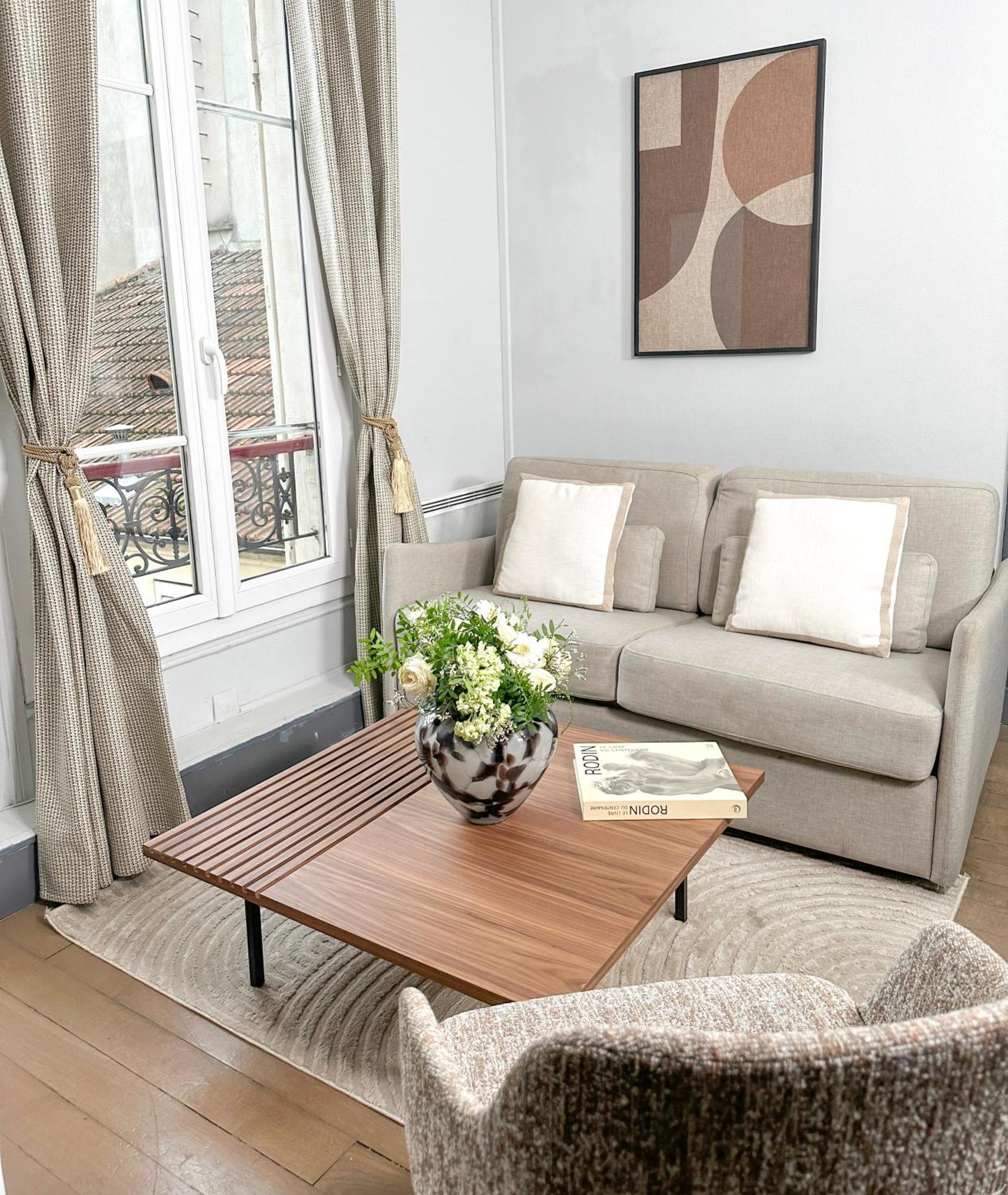 Stunning Apartment Near Eiffel Tower Paris Exteriör bild